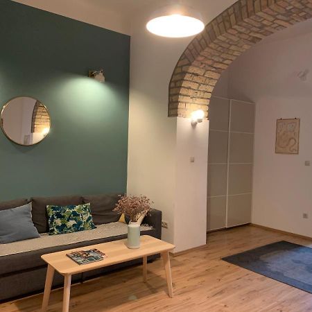 French Touch Apartment With Free Parking بودابست المظهر الخارجي الصورة
